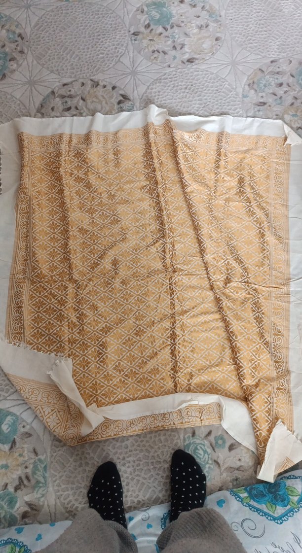 İşlemeli Parlak Bej Masa Örtüsü - Görsel 4