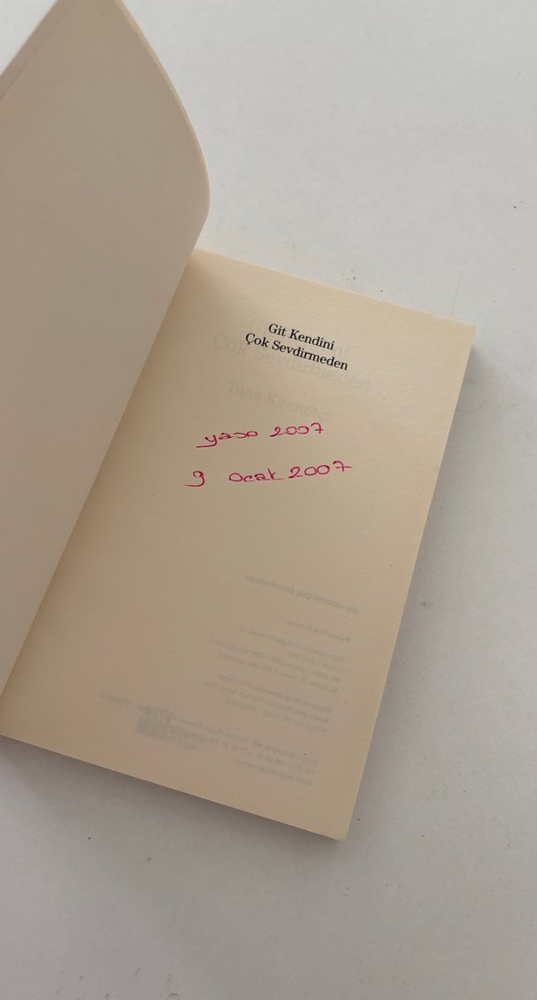 Git Kendini Çok Sevdirmeden - Tuna Kiremitçi - Görsel 2