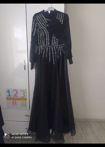 Uzun Kollu Siyah Nakışlı Gotik Abiye Elbise - Görsel 2