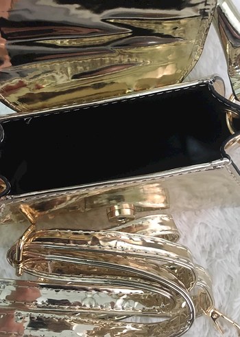 Parlak Altın Yılan Derisi Desenli Kadın Çanta - Görsel 6