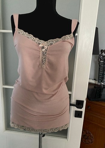 Pembe Dantel Detaylı Atlet