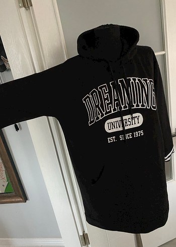 Siyah Kapüşonlu Baskılı Oversize Sweatshirt