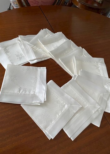 Nakışlı Beyaz saten peçete - Görsel 5