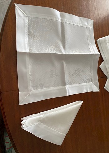 Nakışlı Beyaz saten peçete - Görsel 6