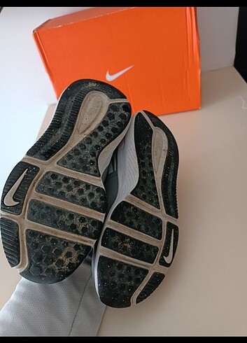 27 Beden Orijinal Nike spor ayakkabısı