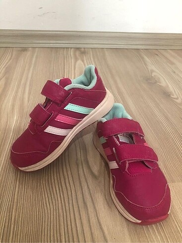 Adidas Çocuk Spor Ayakkabı