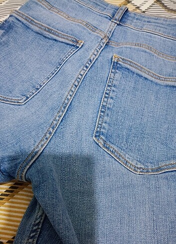 34 Beden mavi Renk Jean pantolon 