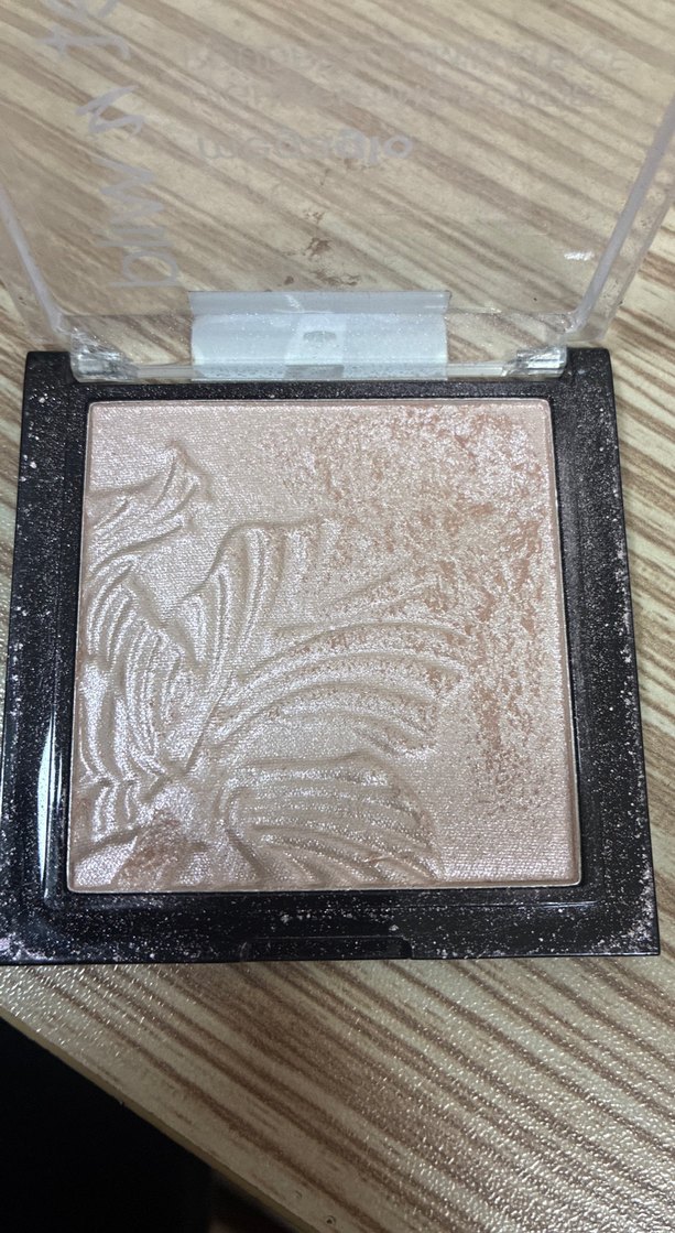 Wet n Wild Blossom Glow Aydınlatıcı Pudra - Görsel 2