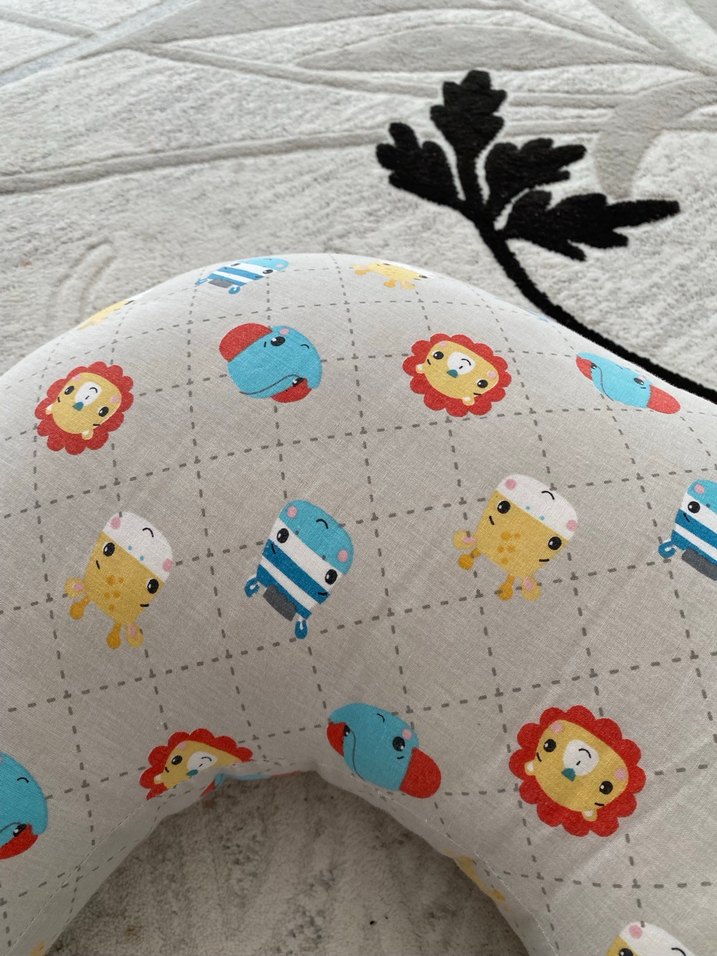 Renkli Desenli Emzirme ve Hamile Yastığı - Görsel 2