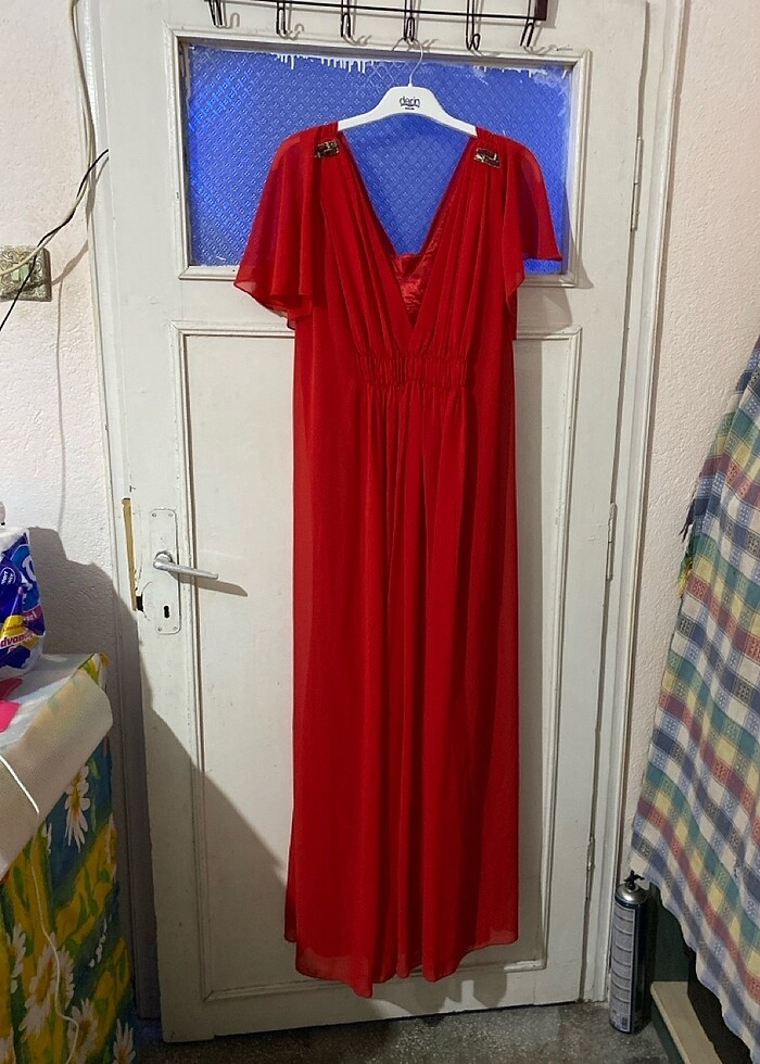 Kırmızı abiye - Görsel 2