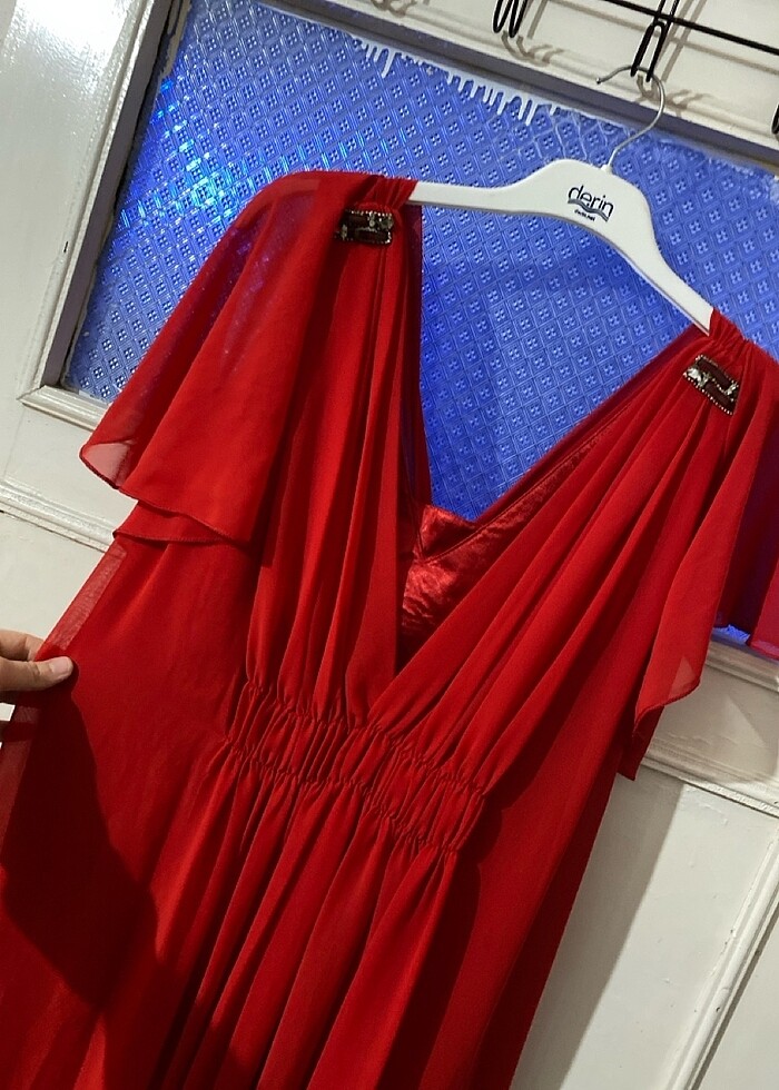 Kırmızı abiye - Görsel 3