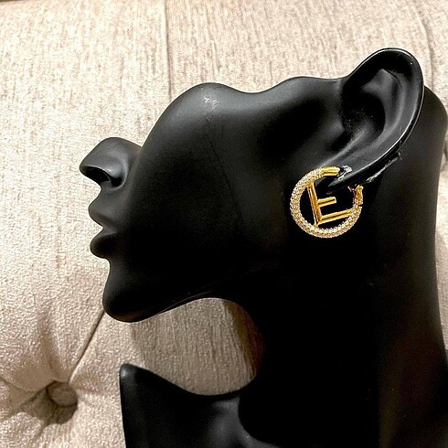  Beden Fendi Küpe