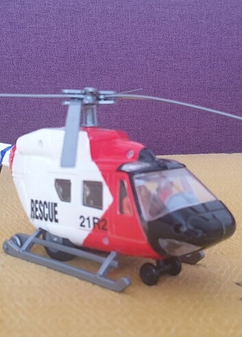  Helikopterli-Deniz botlu oyuncak seti