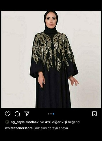 White corner abaya