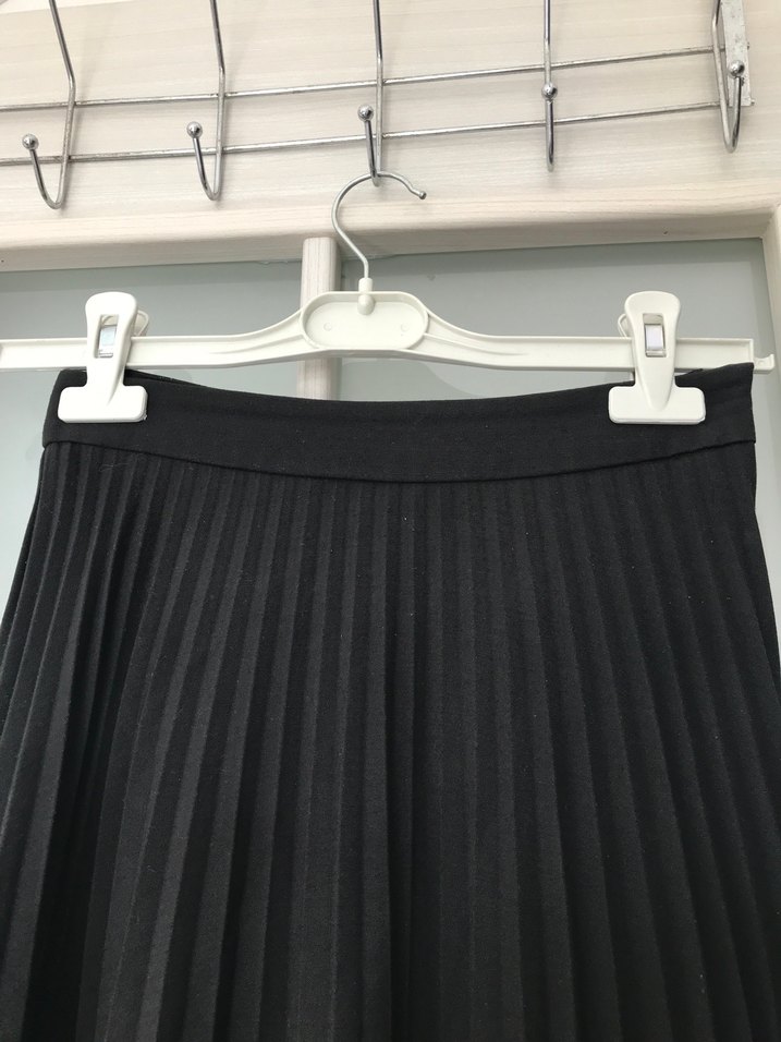 Siyah Pilili Kadın Uzun Etek - Görsel 3