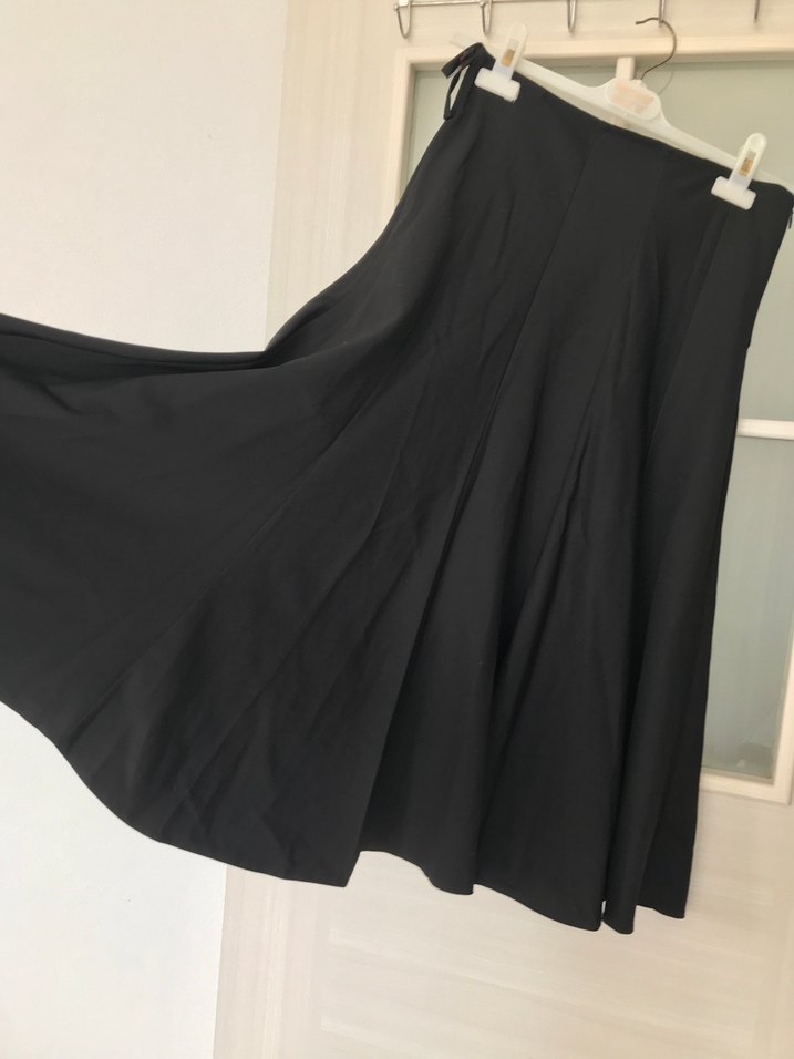 Siyah Salaş Dökümlü Uzun Etek - Görsel 3