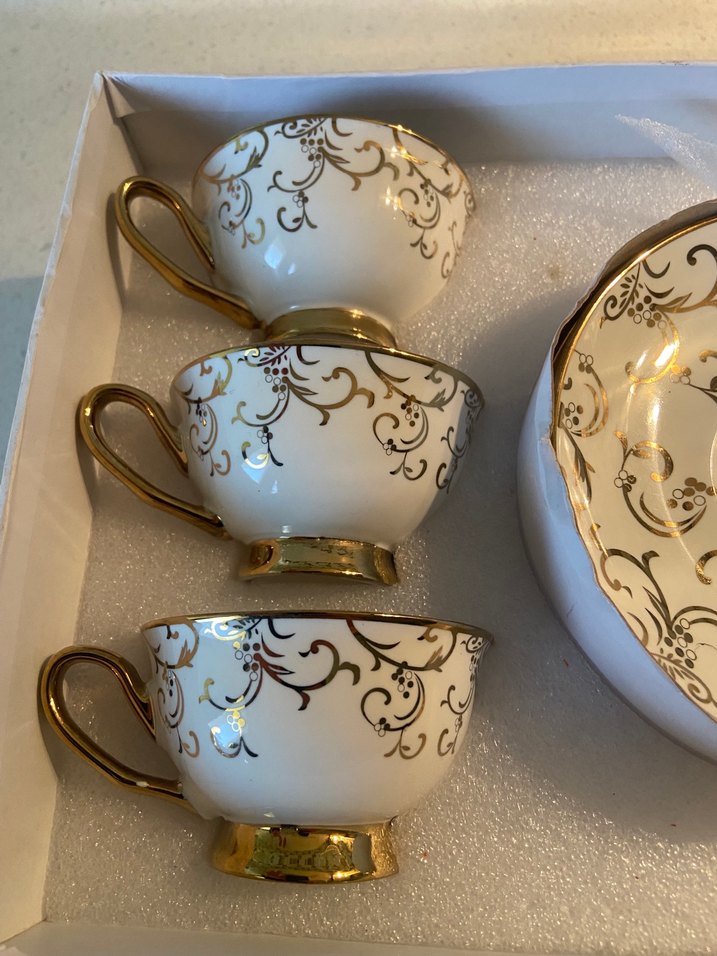 Altın renkli desenli fincan takımı - Görsel 4