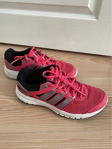 38 Beden Adidas pembe spor ayakkabı