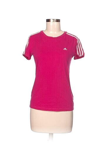 Adidas T-shirt %70 İndirimli.