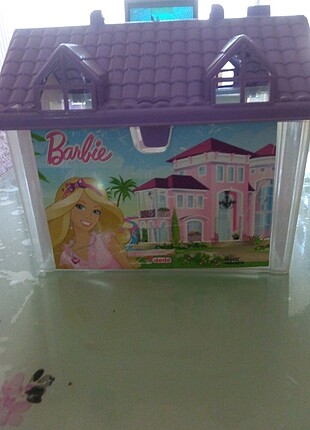 Barbie oyuncak kutusu