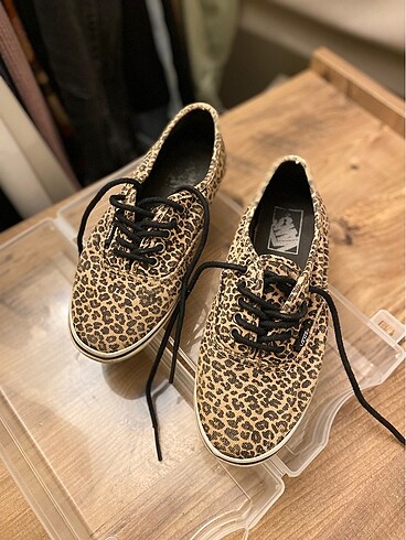 VANS 36