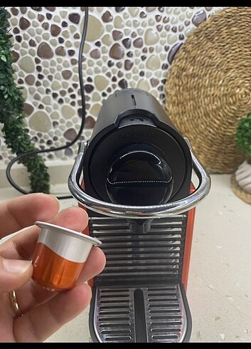 Nespresso kapsüllü kahve makinesi