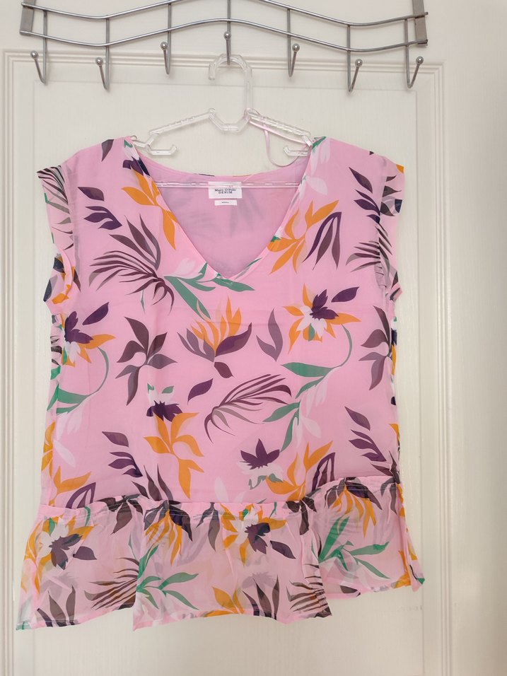 Pembe Desenli V Yaka Kolsuz Bluz iki kol arası 47 cm Boy 60 cm - Görsel 2