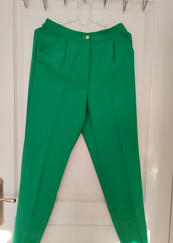 Parlak Yeşil Pilili Kadın Kumaş Pantolon - Görsel 2