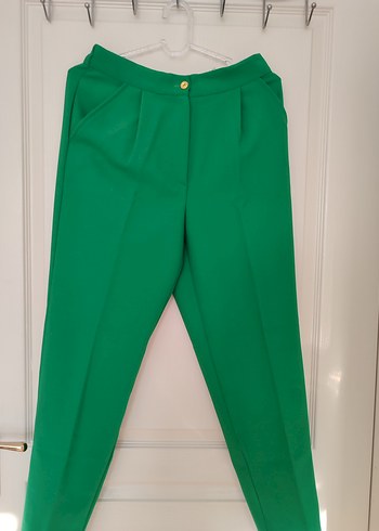 Parlak Yeşil Pilili Kadın Kumaş Pantolon - Görsel 3