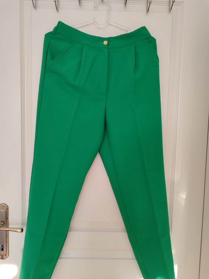 Parlak Yeşil Pilili Kadın Kumaş Pantolon - Görsel 2