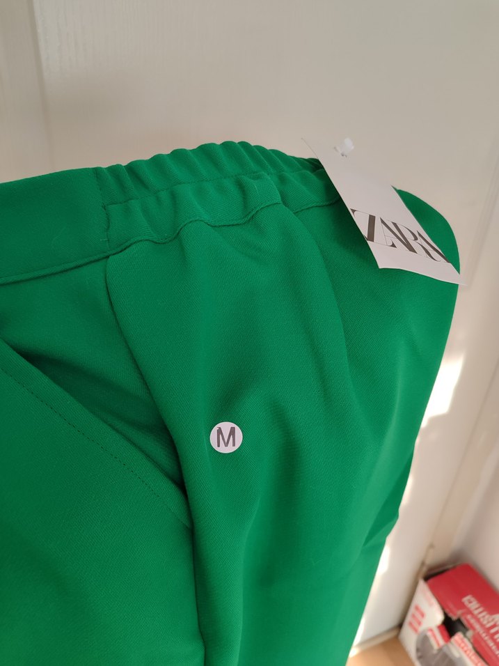 Parlak Yeşil Pilili Kadın Kumaş Pantolon - Görsel 4