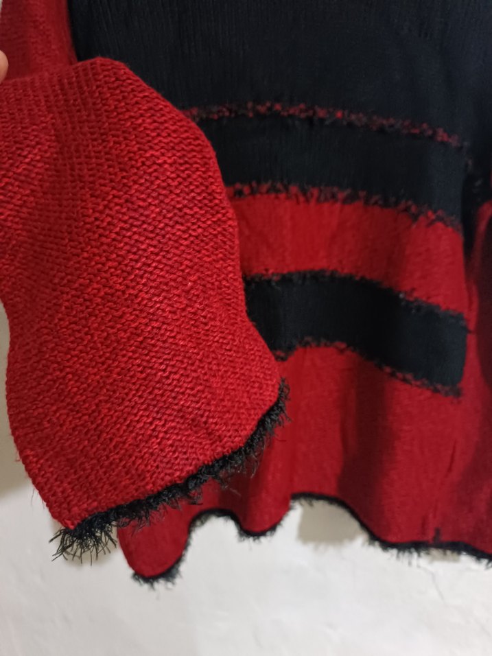 Kırmızı Siyah Boğazlı Örgü Kadın Kazak - Görsel 4