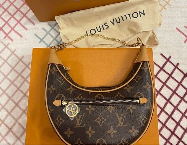 Louis Vuitton Askılı Çanta