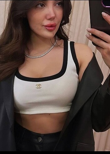 Chanel crop