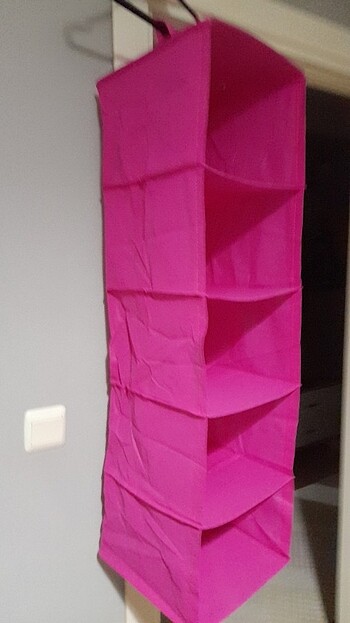 Dolap içi düzenleyici yeni temiz pembe renk