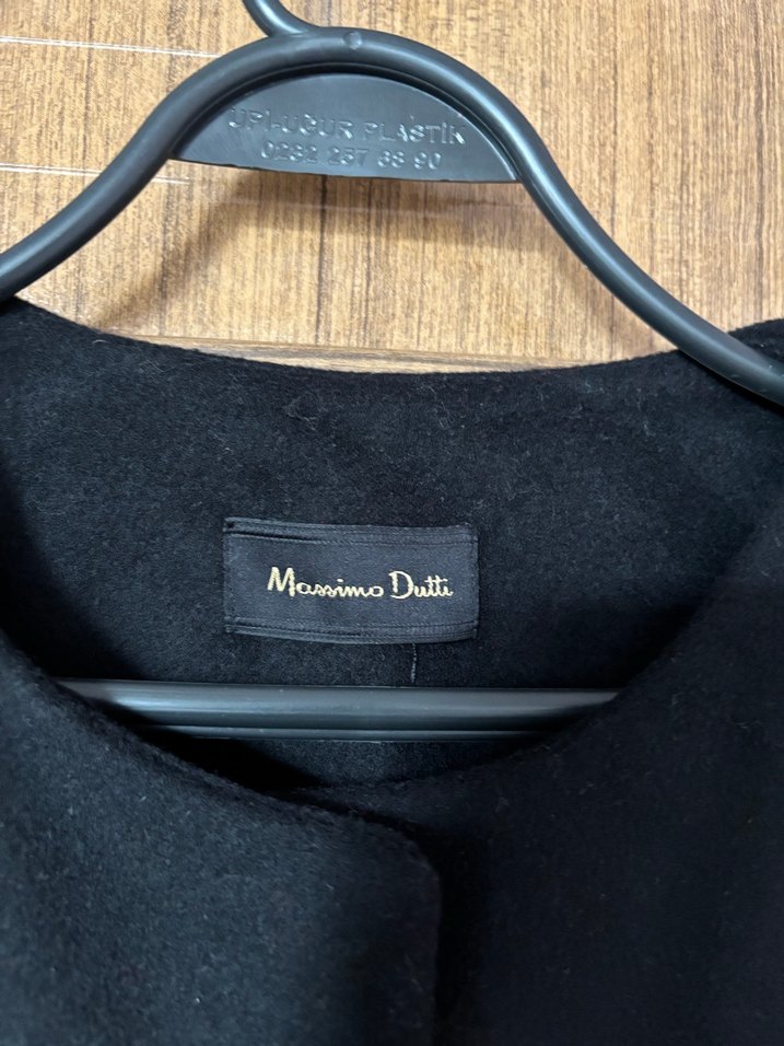 Massimo Dutti Siyah Yuvarlak Yaka Kaşe Kaban - Görsel 3