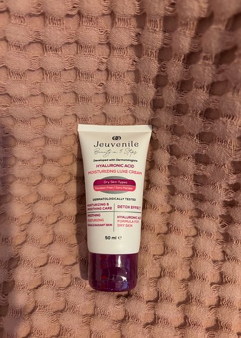 Jeuvenile Hyaluronik Asitli Nemlendirici Krem 50ml