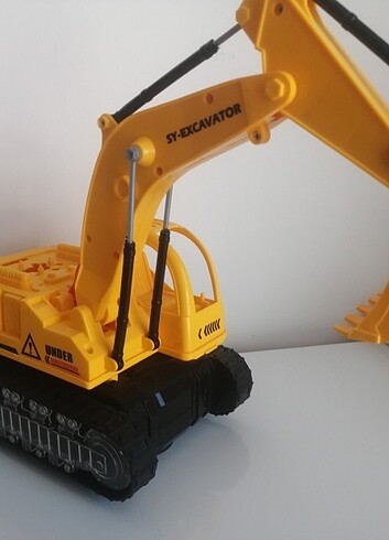 Çocuk oyuncak iş makinası pilli ışıklı excavator