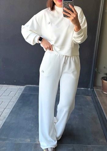 Lacoste Modal Oysho Kumas Uzun Kollu Beyaz Esofman Takimi
