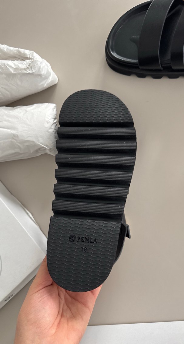 Altın Tokalı Siyah Platform Kadın Sandalet - Görsel 4