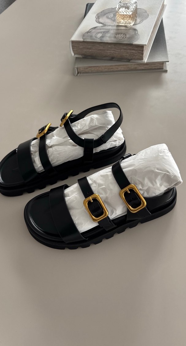 Altın Tokalı Siyah Platform Kadın Sandalet - Görsel 2