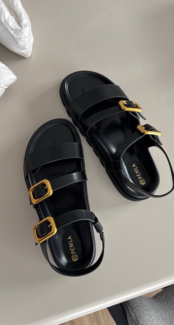 Altın Tokalı Siyah Platform Kadın Sandalet - Görsel 3