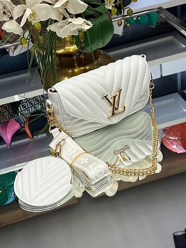  Beden Louis Vuitton Çapraz Çanta