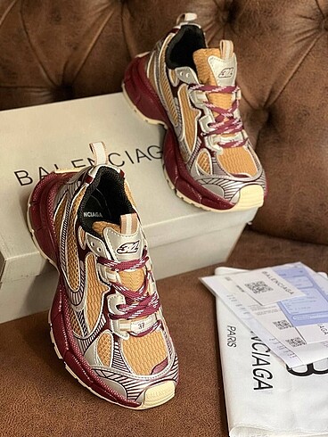 Balenciaga Yeni Sezon Spor Ayakkabı