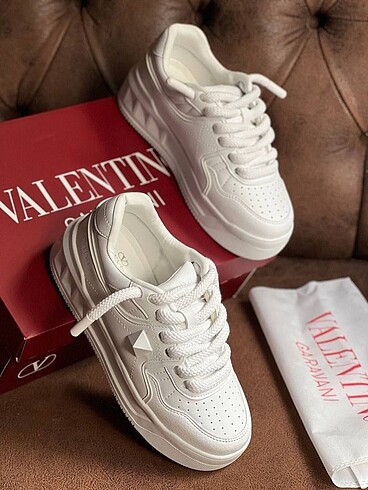 38 Beden Valentino Spor Ayakkabı