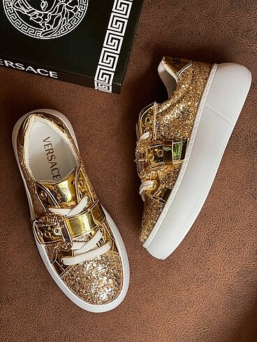 36 Beden sarı Renk Versace Ayakkabı