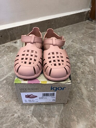 26 Numara Kız Çocuk İgor Sandalet