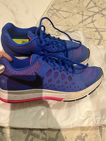 Orjinal Nike 37 no bayan spor ayakkabı.