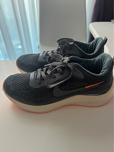Nike amblemli 37 no spor ayakkabı