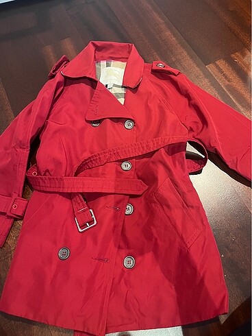 Burberry amblemli 4 yaş trençkot